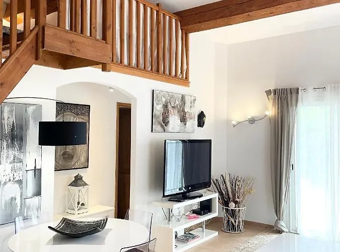 Maisonnette Antelissa A 3 Minutes En Voiture Des Plages Et Du Centre 쎙뜨호뻬